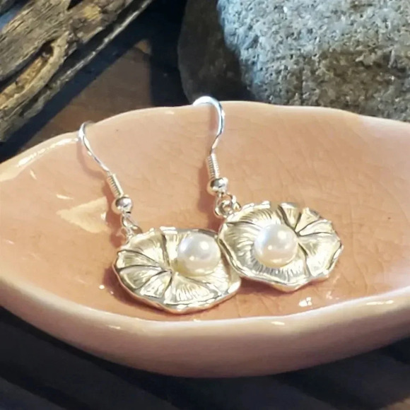 Hand Crafted White Faux Cultured Pearl Silver Plated Lily Pad Dangle Earrings - Picture 9 of 10